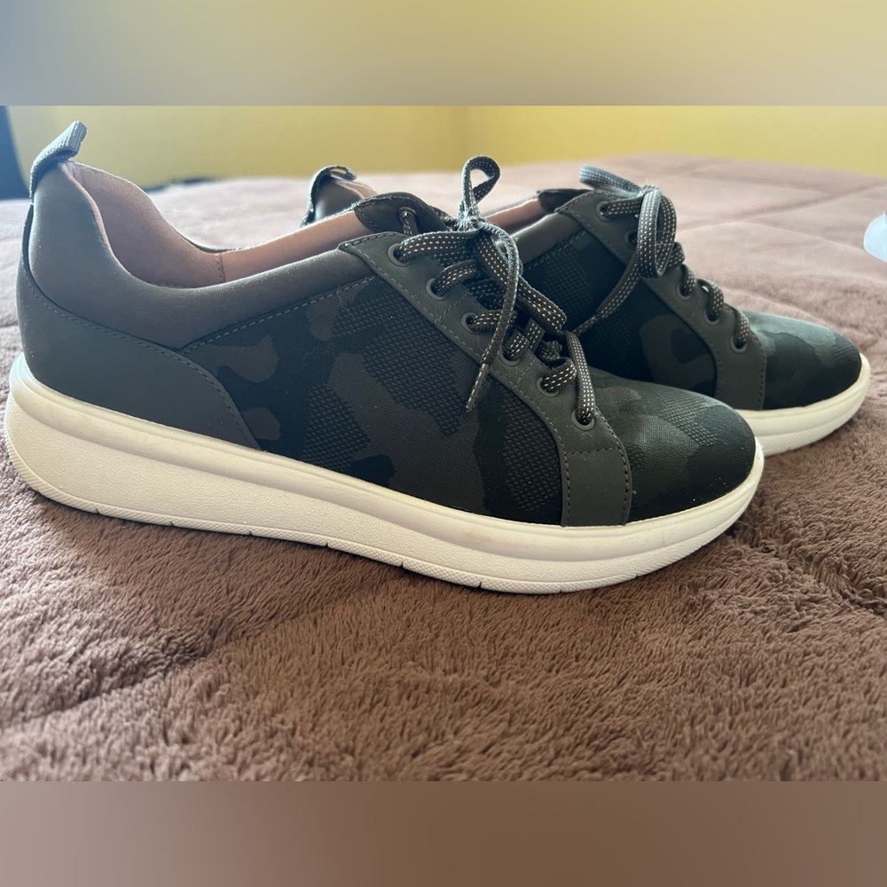 Clarks Women's Ezera Lace Sneaker